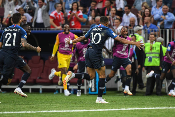 他的存在似 他的存在似