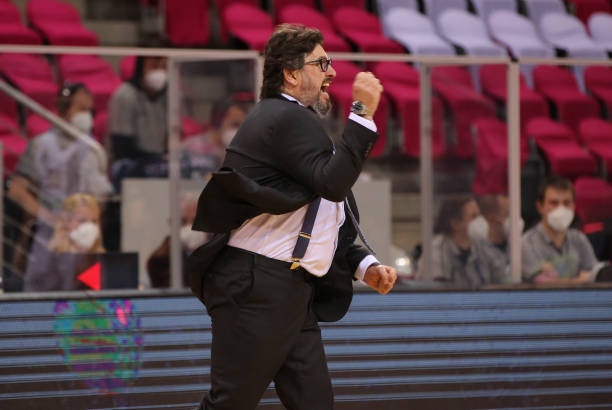 以精湛的技 以精湛的技